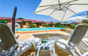 Amazing Apartment In Rovinjsko Selo With Wifi